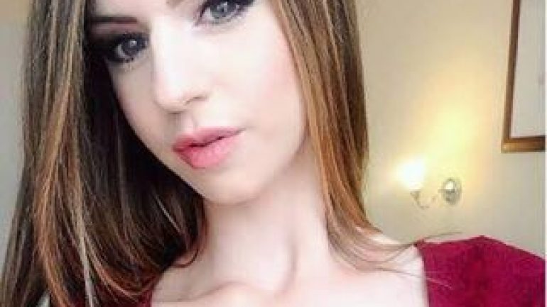 Stella Cox Body Measurements Height Weight Eye Color 