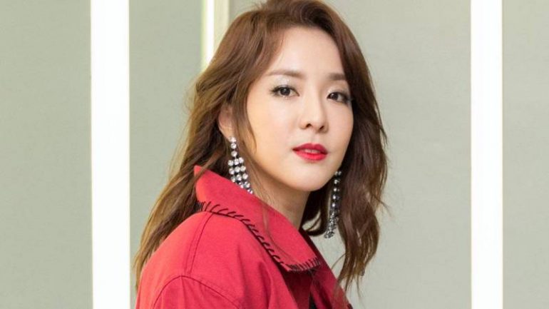 Sandara Park Body Measurements Height Weight Eye Color