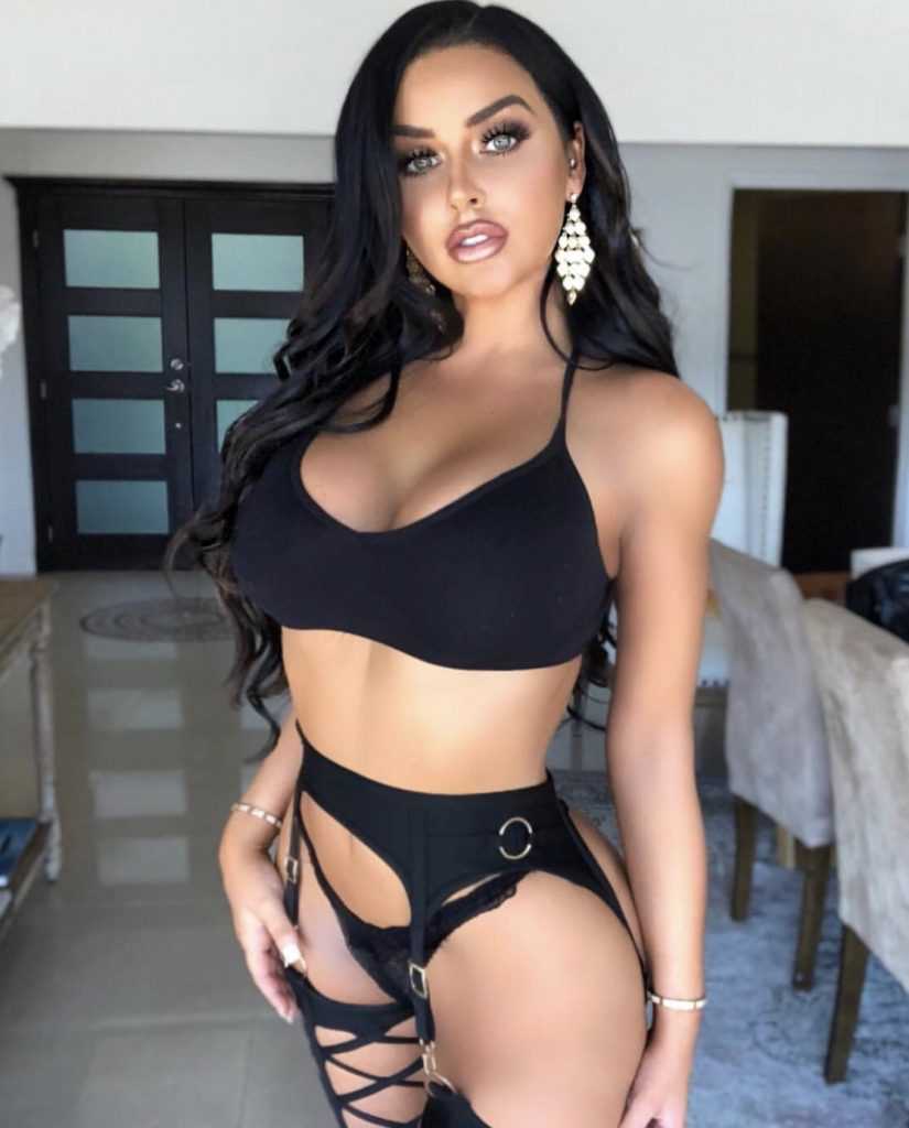 Abigail Ratchford Height Weight Body Measurements Eye