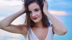 Brooke Hyland – Height – Weight – Body Measurements – Eye Color