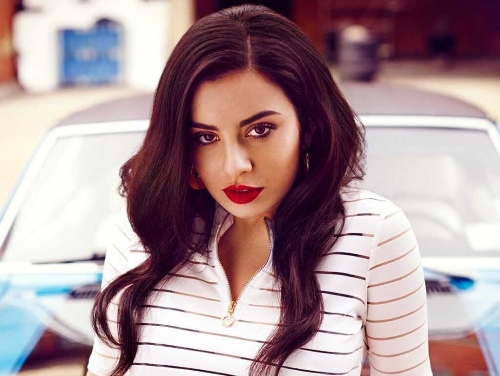 Charlie XCX Height – Weight – Body Measurements – Eye Color