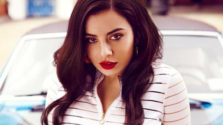 Charlie XCX Height – Weight – Body Measurements – Eye Color