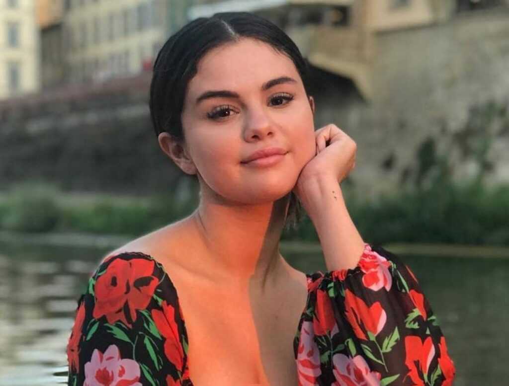 selena gomez facts biography