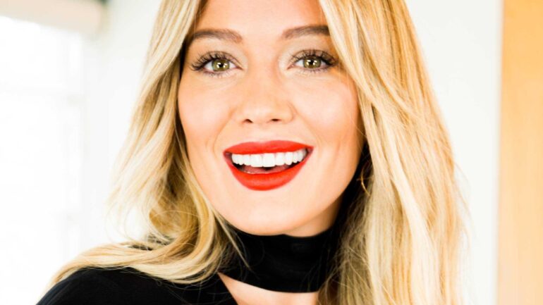Hilary Duff Height – Weight – Body Measurements – Eye Color