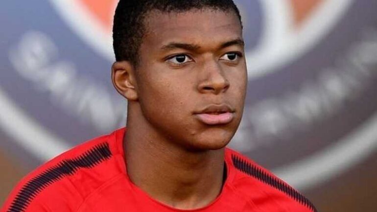 Kylian Mbappé Height – Weight – Body Measurements – Eye Color