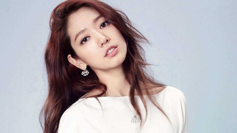 Park Shin-hye Height – Weight – Body Measurements – Eye Color