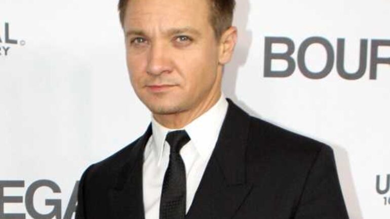 Jeremy Renner Height – Weight – Body Measurements – Eye Color