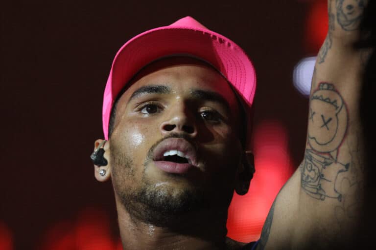 Chris Brown Height – Weight – Body Measurements – Eye Color