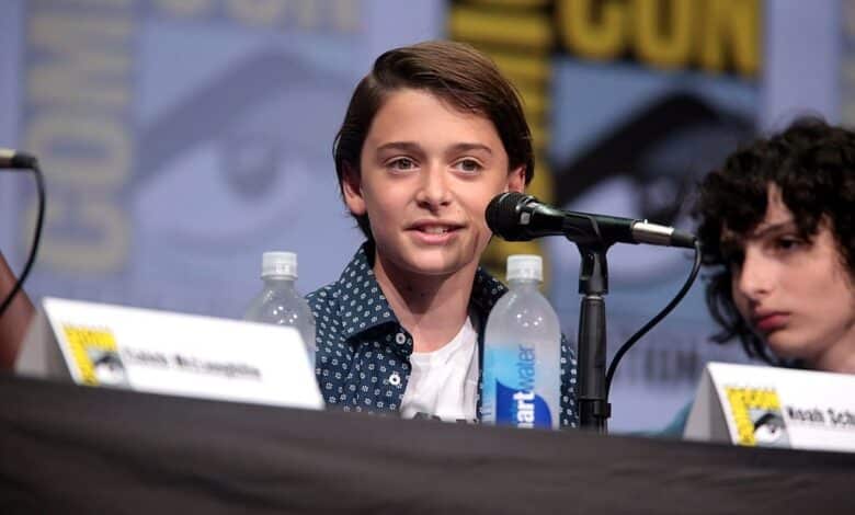 Noah Schnapp Height – Weight – Body Measurements – Eye Color