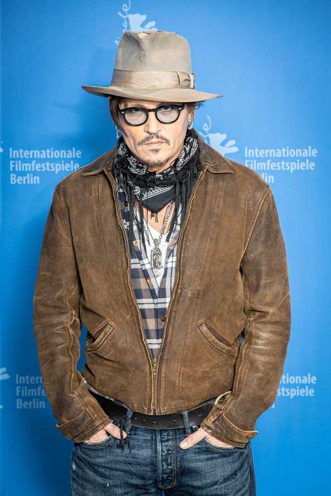 Johnny Depp - Height – Weight – Body Measurements – Eye Color